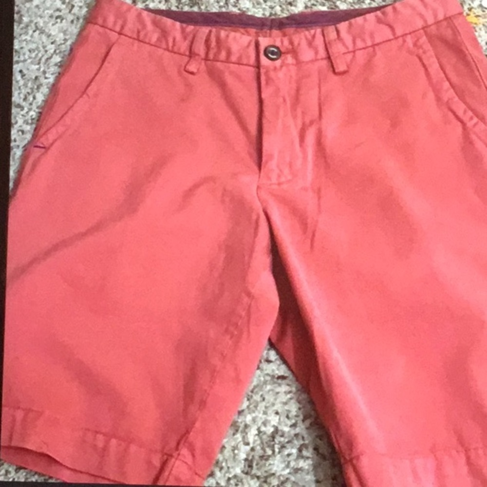 TOMMY. BAHAMA. MEN. SHORTS